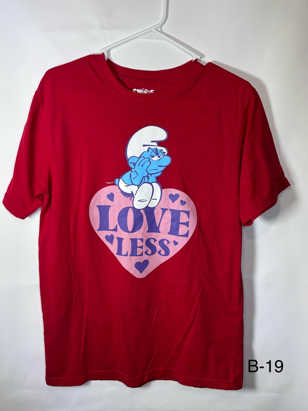 The Smurfs Grouchy Love Less Red Graphic T-Shirt Adult Medium Anti-Valentine